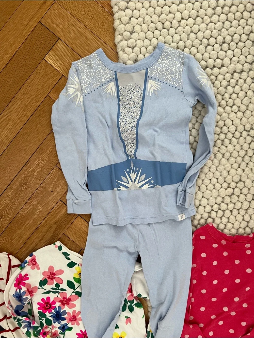 GAP Pajamas (7 pairs all size 6)